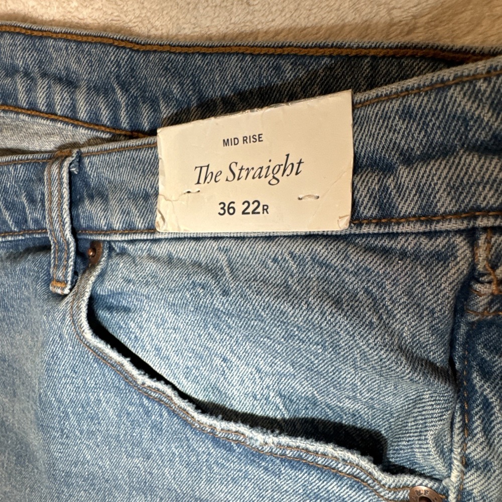 Abercrombie and Fitch Womens Jeans The Straight Mid Rise 36 x 22R Light Wash NWT - Picture 3 of 9